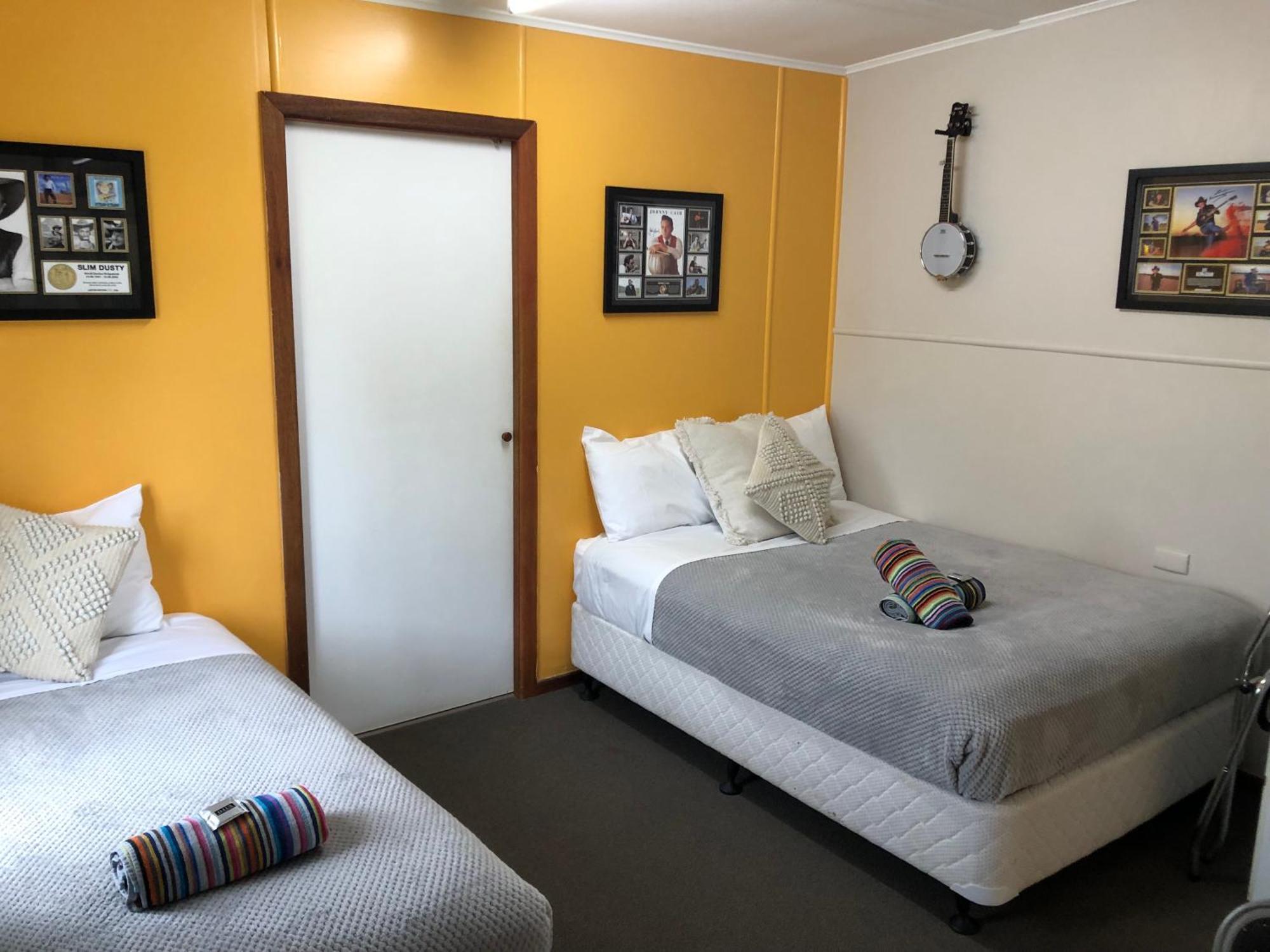 Acacia Motel Chinchilla Ngoại thất bức ảnh